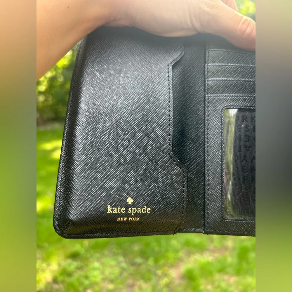 Kate Spade Laurel Way Saffiano Leather iPhone Wristlet in Black
